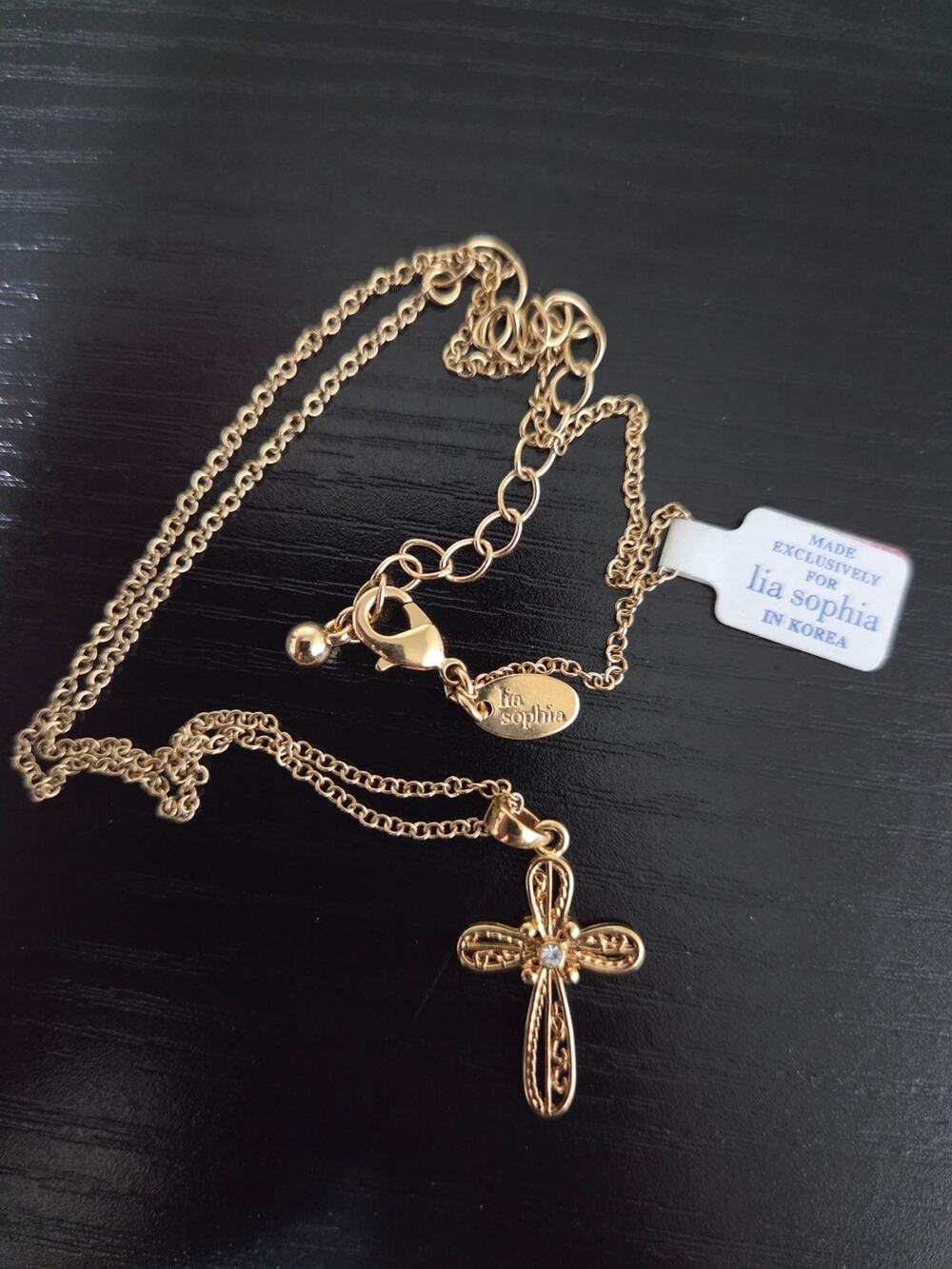 NWT Lia Sophia Devine Cross Necklace Gold Tone Claw Clasp Statement Pendant